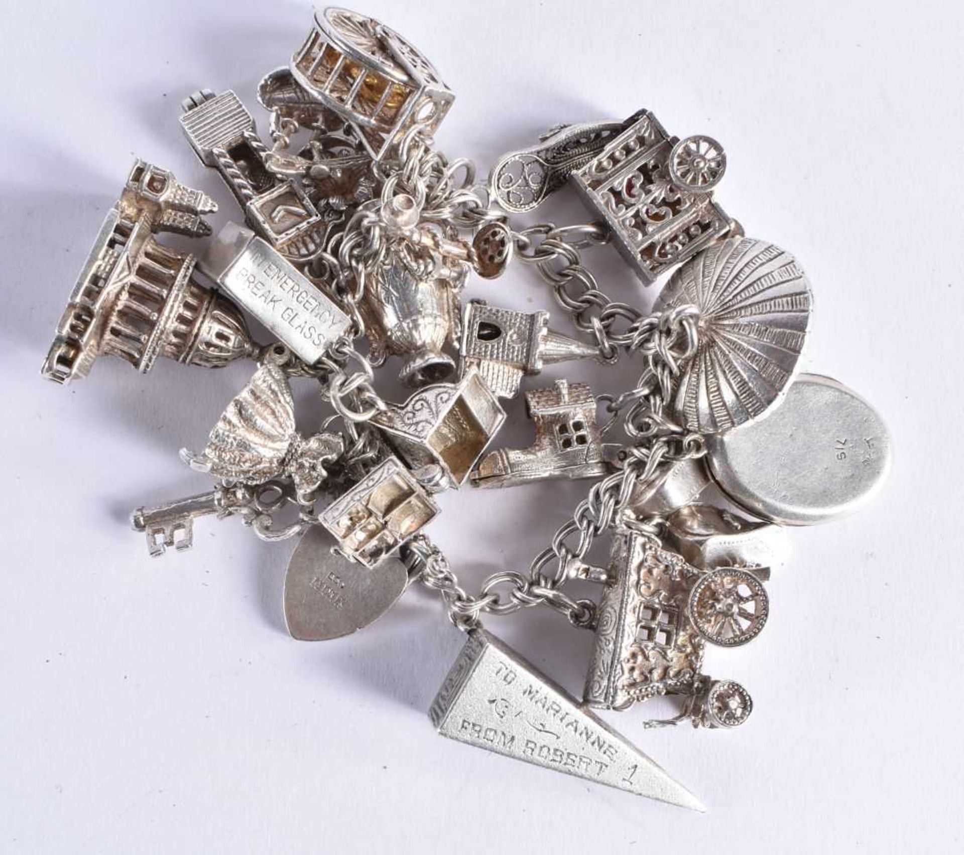 Silver charm bracelet including souvenir charms. 93.6 grams. 20 cm long. - Image 7 of 7