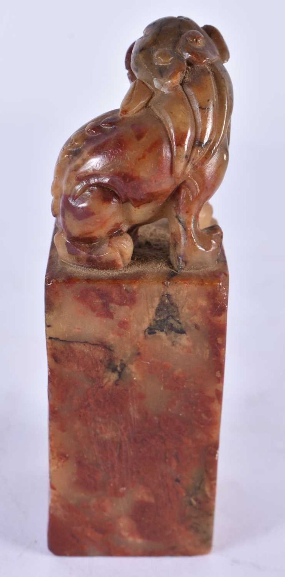 TWO 19TH CENTURY CHINESE CARVED SOAPSTONE SEALS Qing. Largest 9.5 cm high. (2) - Image 3 of 7