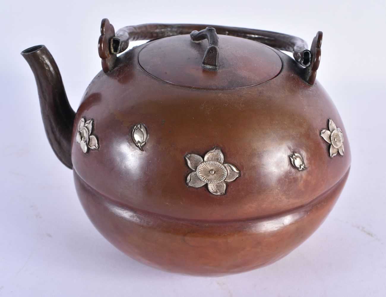 A LATE 19TH CENTURY JAPANESE MEIJI PERIOD MIXED METAL TEAPOT AND COVER. 20 cm x 14 cm. - Image 3 of 5