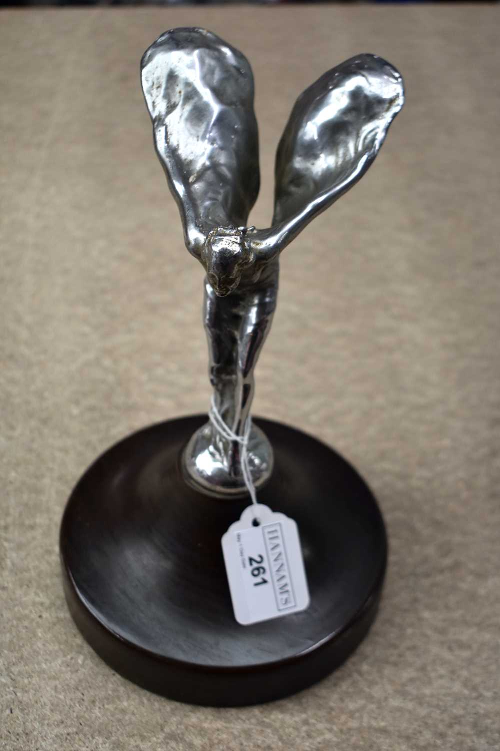 AN ANTIQUE CHARLES SYKES SPIRIT OF ECSTASY SILVER PLATED CAR MASCOT. 23 cm high. - Image 6 of 15