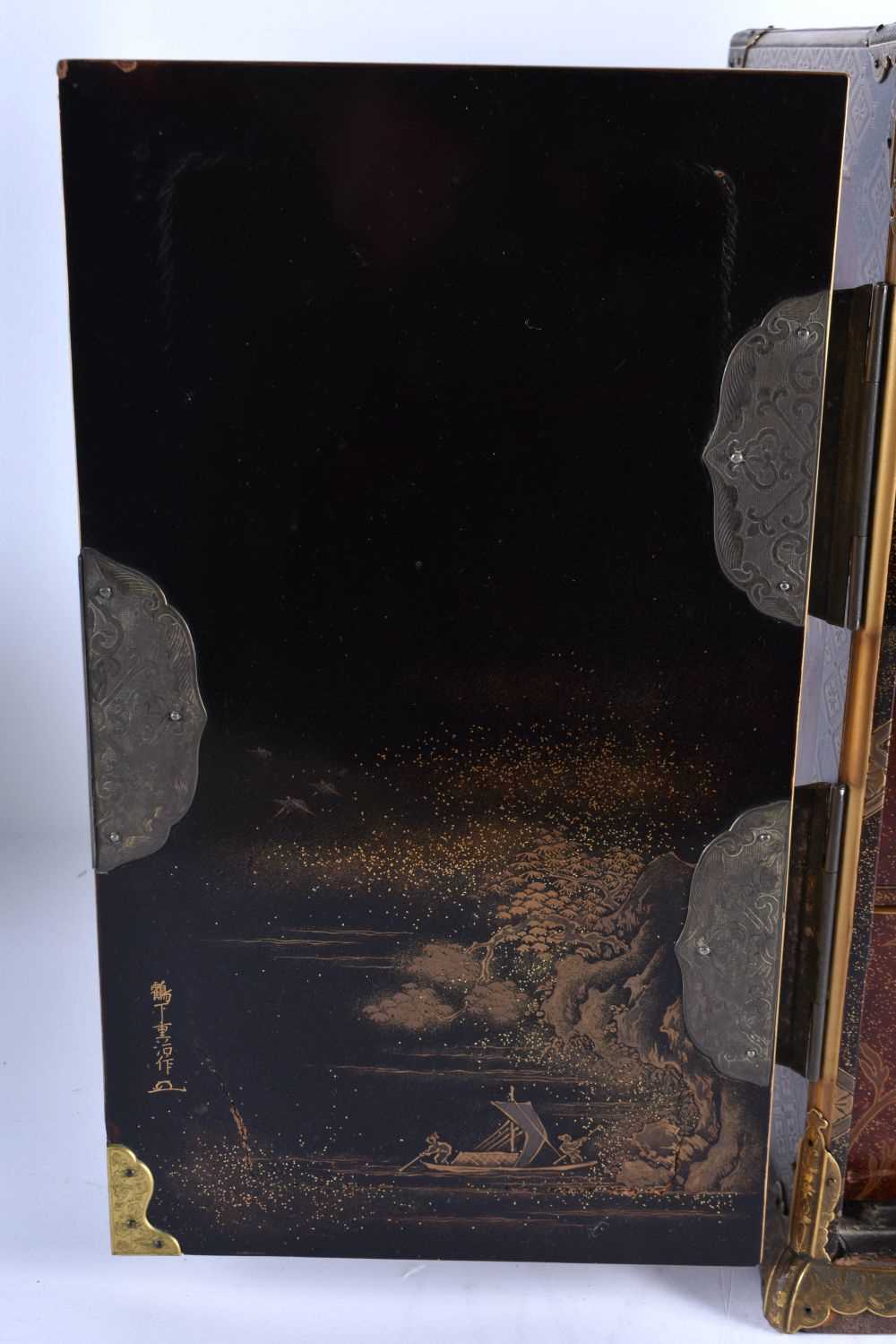 A VERY FINE 18TH/19TH CENTURY JAPANESE EDO PERIOD LACQUERED TABLE CABINET by Tsurushita Chouji, upon - Image 15 of 32