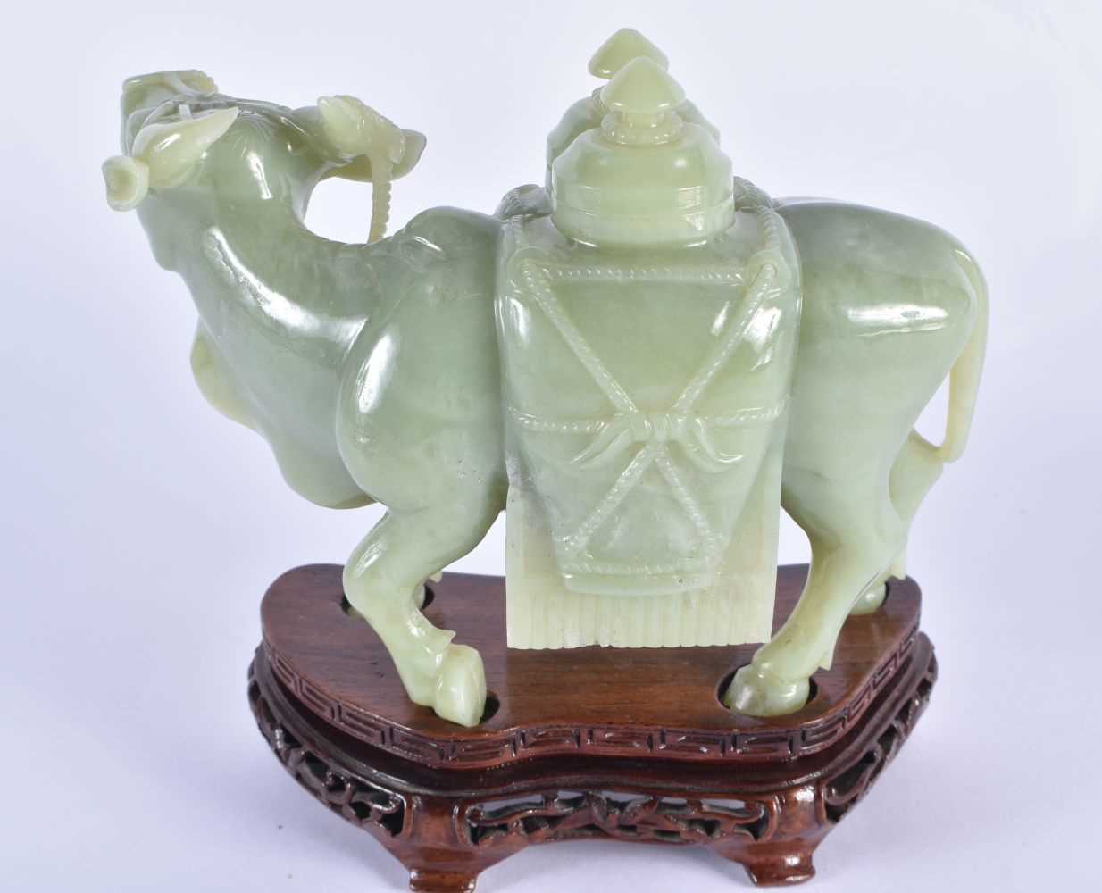 A LARGE 19TH CENTURY CHINESE CARVED JADE BULLOCK CENSER AND COVER Qing, modelled with rope twist - Image 3 of 5