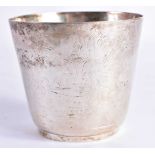 AN EARLY CONTINENTAL CHINOSERIE ENGRAVED SILVER BEAKER. 117 grams. 7.75 cm x 7 cm.