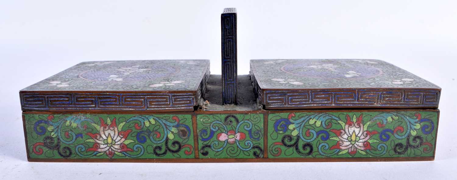 AN UNUSUAL EARLY 20TH CENTURY CHINESE CLOISONNE ENAMEL DESK STAND Late Qing/Republic, together - Image 7 of 8