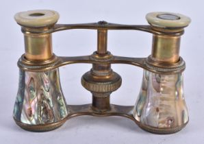 A PAIR OF MOTHER OF PEARL OPERA GLASSES. 9 cm x 6 cm.