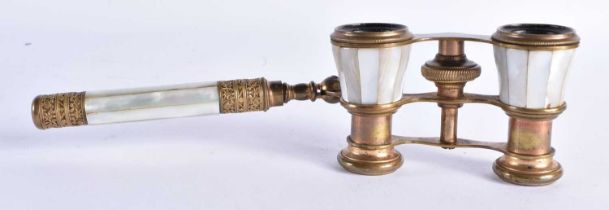 A PAIR OF MOTHER OF PEARL OPERA GLASSES 6 x 23cm extended