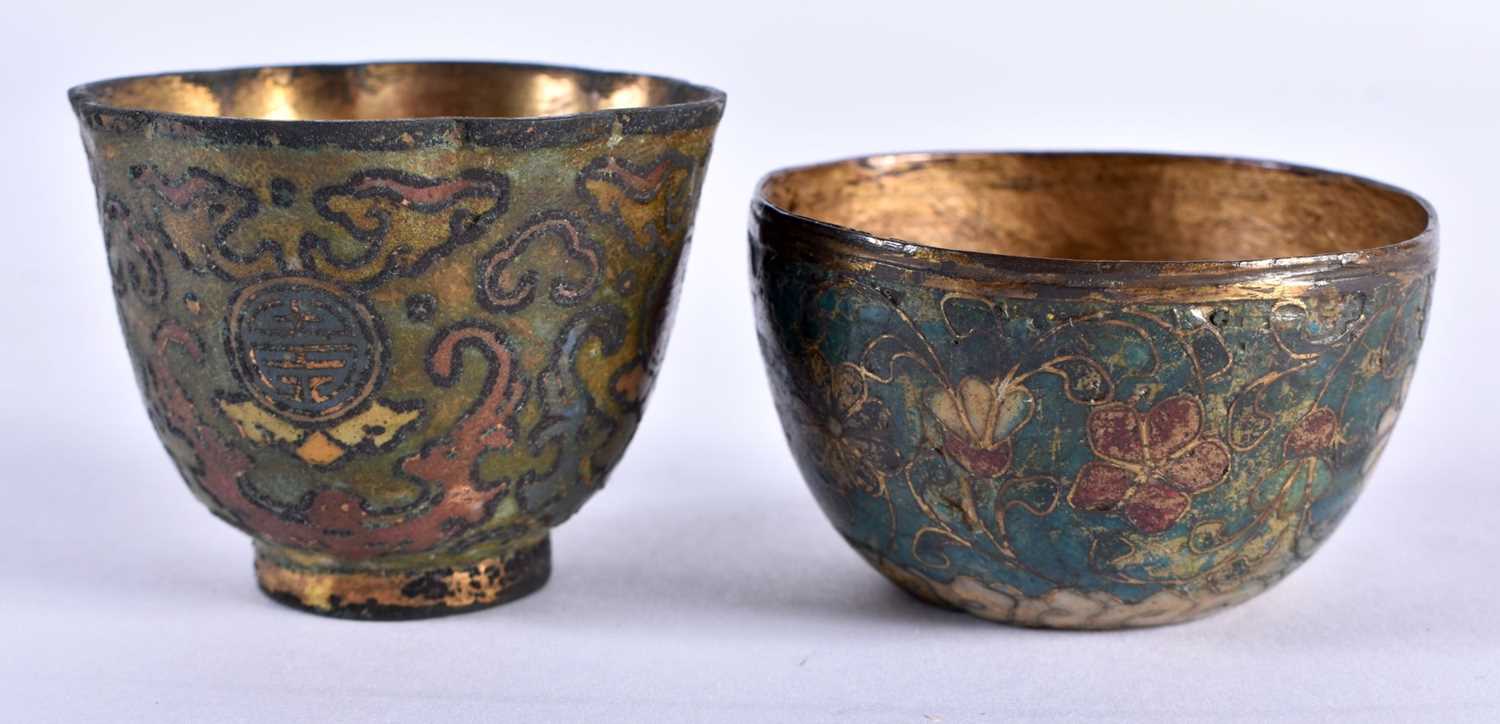 TWO RARE 16TH CENTURY CHINESE CLOISONNE ENAMEL TEABOWLS Ming. Largest 5.25 cm wide. (2)