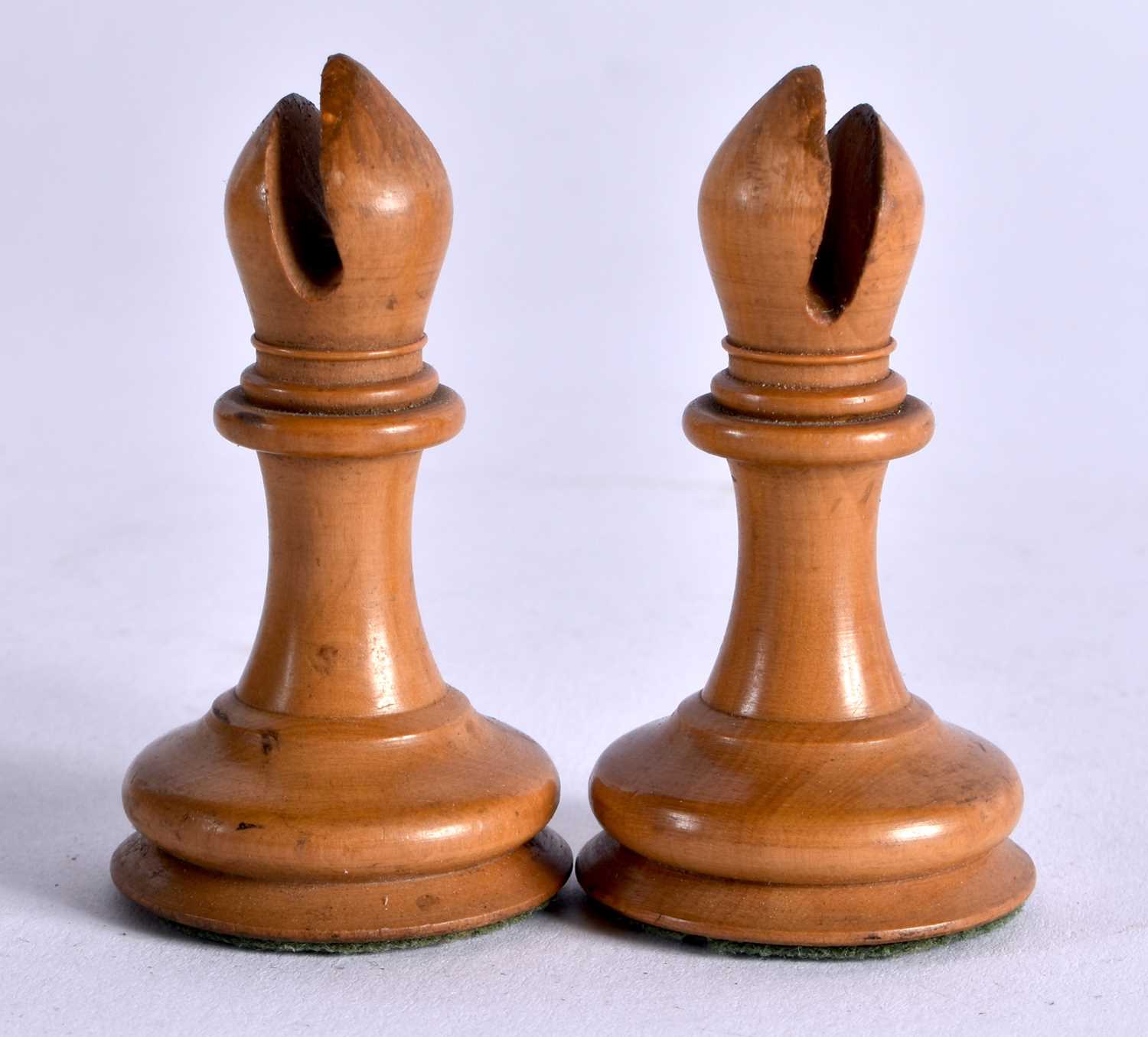 A LARGE ANTIQUE STAUNTON TYPE J JAQUES OF LONDON EBONY AND BOXWOOD CHESS SET (32 Pieces complete) - Image 41 of 44