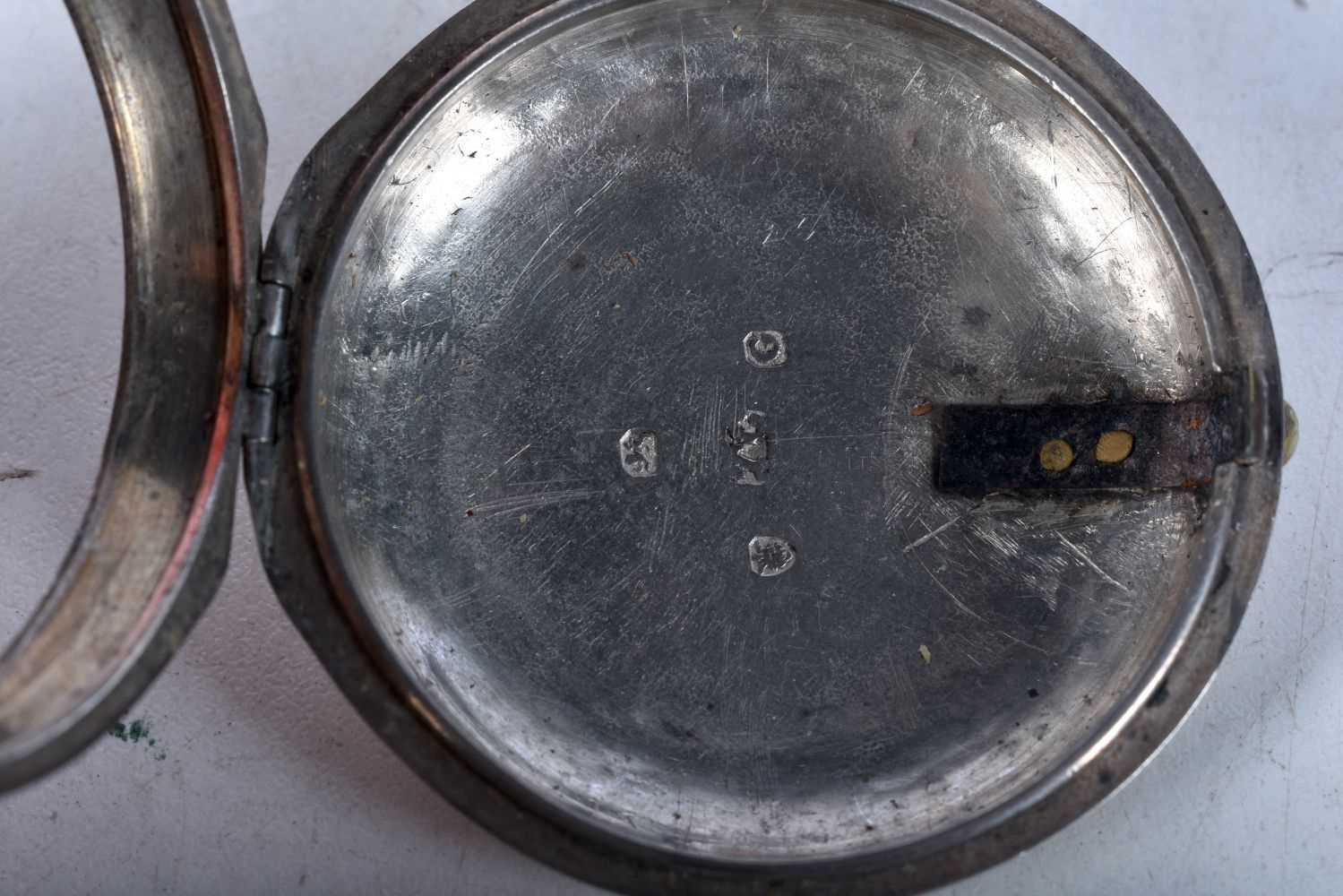 A Georgian Silver Verge Pocket Watch. Hallmarked London 1802. 5.5cm diameter, Working, weight 131g - Image 4 of 4