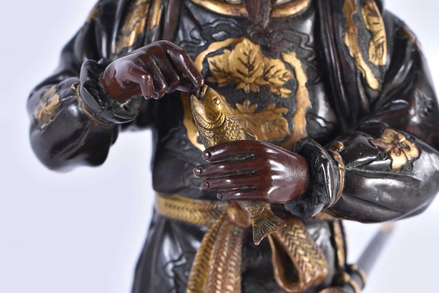 A GOOD 19TH CENTURY JAPANESE MEIJI PERIOD BRONZE GOLD INLAID OKIMONO by Miyao, modelled as a male - Image 3 of 9