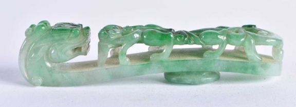 A FINE 19TH CENTURY CHINESE CARVED JADEITE BELT HOOK Qing. 10 cm long.