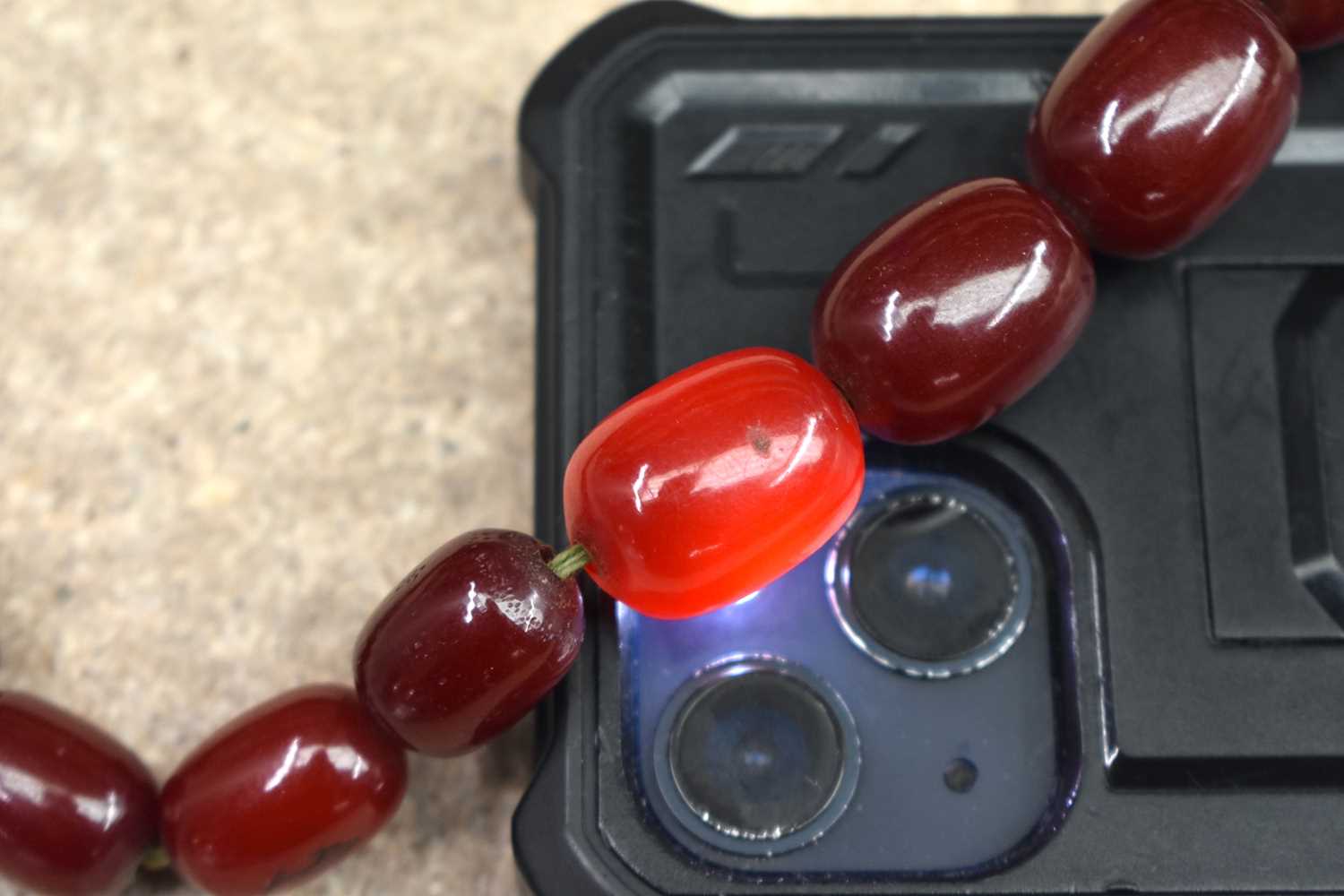 Cherry Bakelite graduated necklace. 83cm long, weight 90g, largest bead 15mm - Image 4 of 6