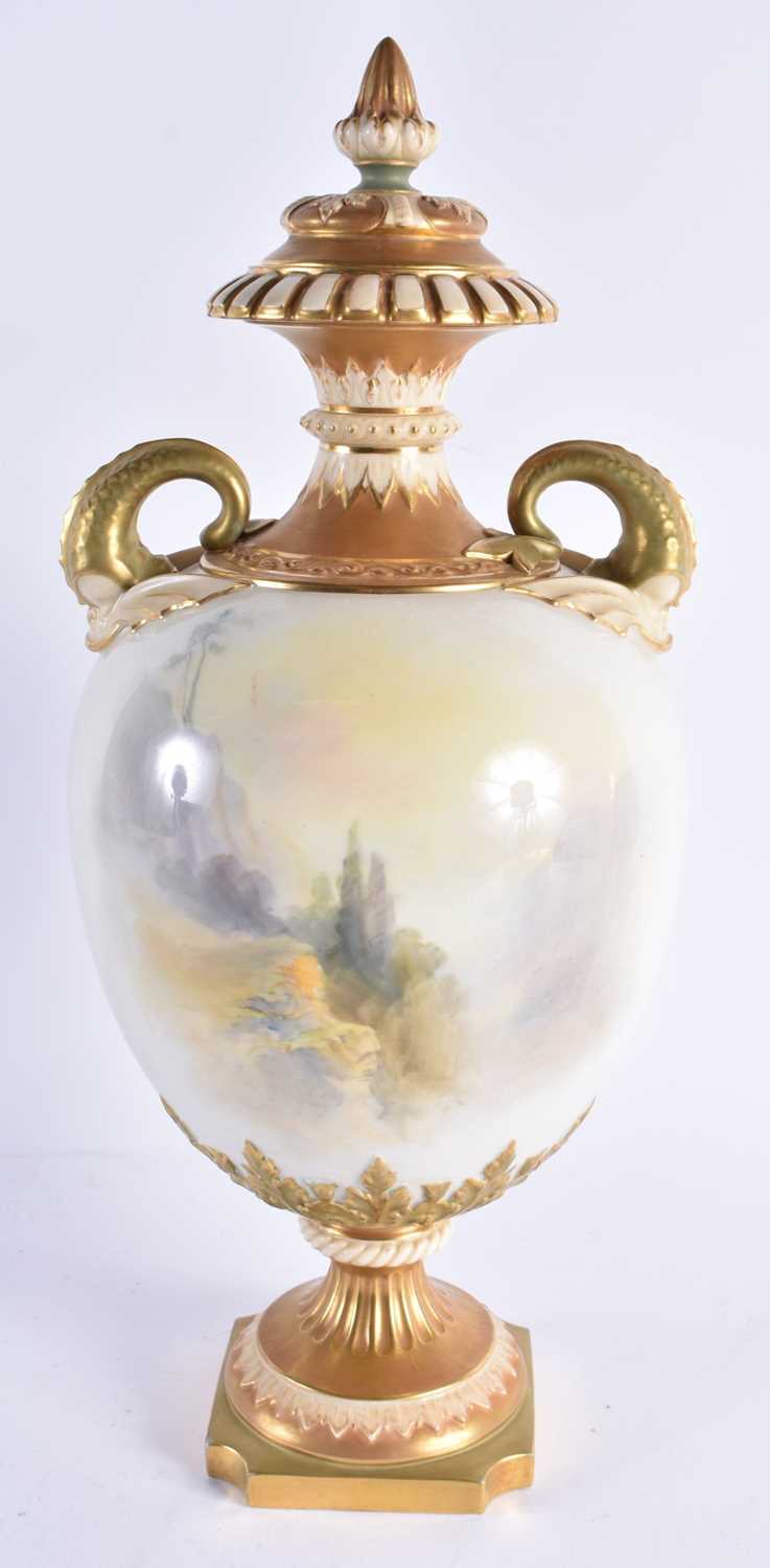 A FINE LARGE ROYAL WORCESTER PORCELAIN TWIN HANDLED VASE AND COVER by John Stinton, painted with two - Image 10 of 15