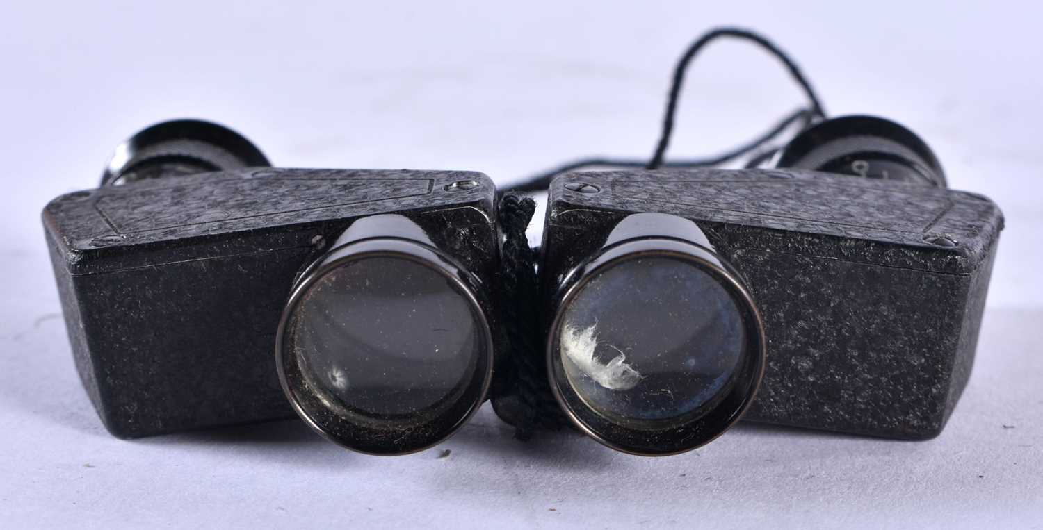 TWO UNUSUAL PAIRS OF ANTIQUE OPERA GLASSES. Largest 8 cm x 6 cm. (2) - Image 5 of 16