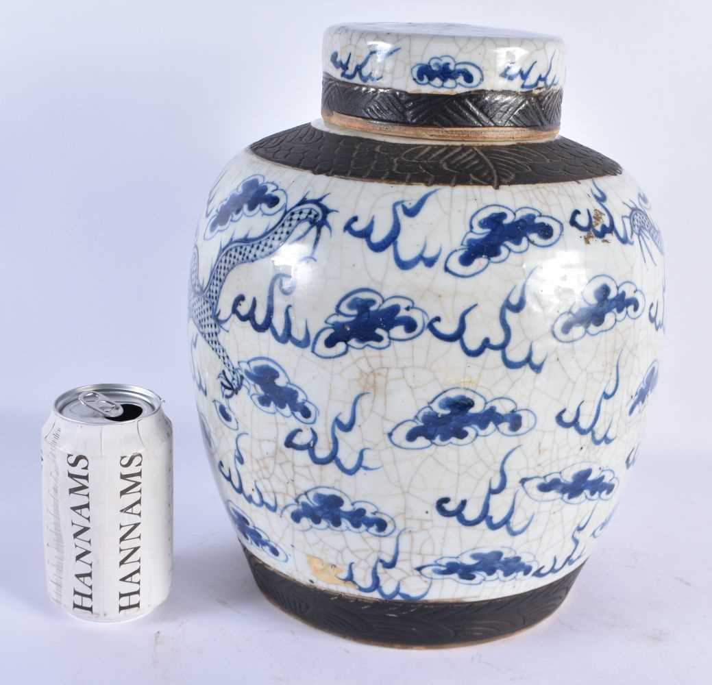 A LARGE 19TH CENTURY CHINESE BLUE AND WHITE CRACKLE GLAZED GINGER JAR AND COVER Qing. 33 cm x 20
