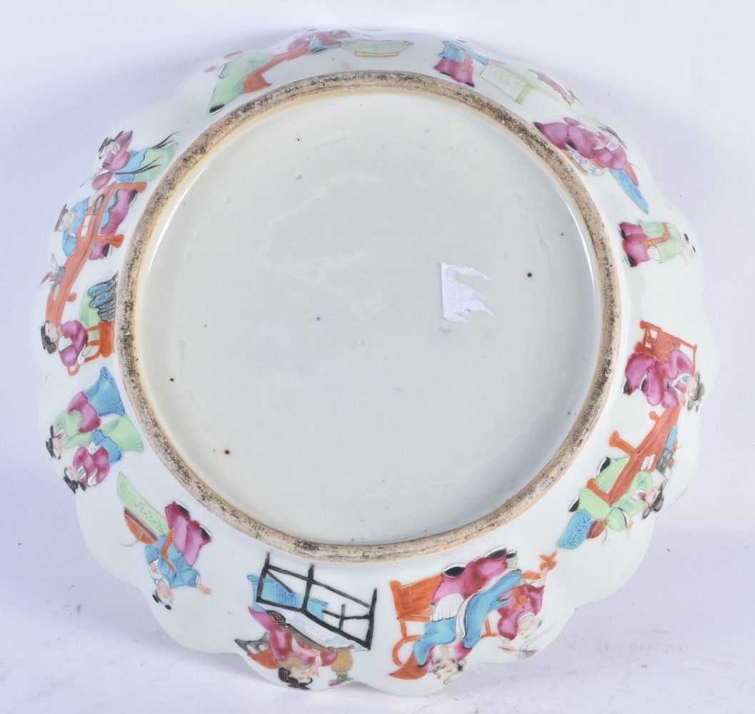 A RARE 19TH CENTURY CHINESE LOW LOTUS FORM FAMILLE ROSE BOWL Qing. 25 cm wide. - Image 7 of 7