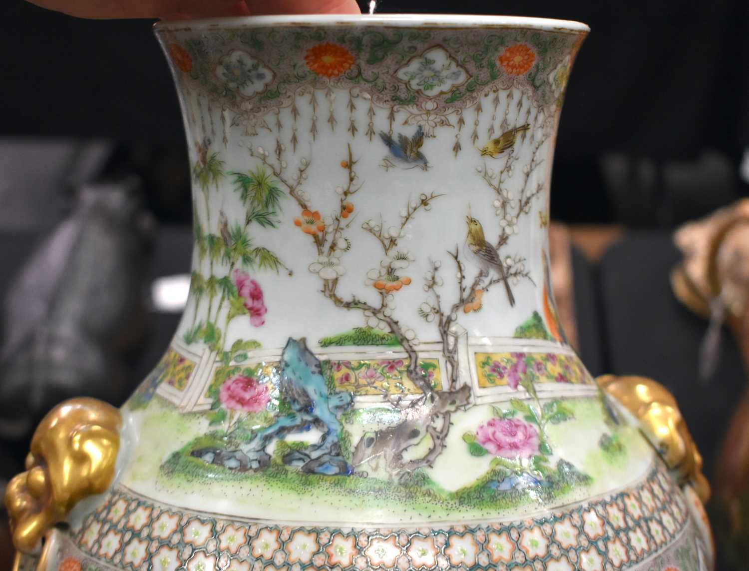A VERY LARGE PAIR OF 19TH CENTURY CHINESE FAMILLE VERTE PORCELAIN VASES Qing, painted with birds - Image 20 of 31
