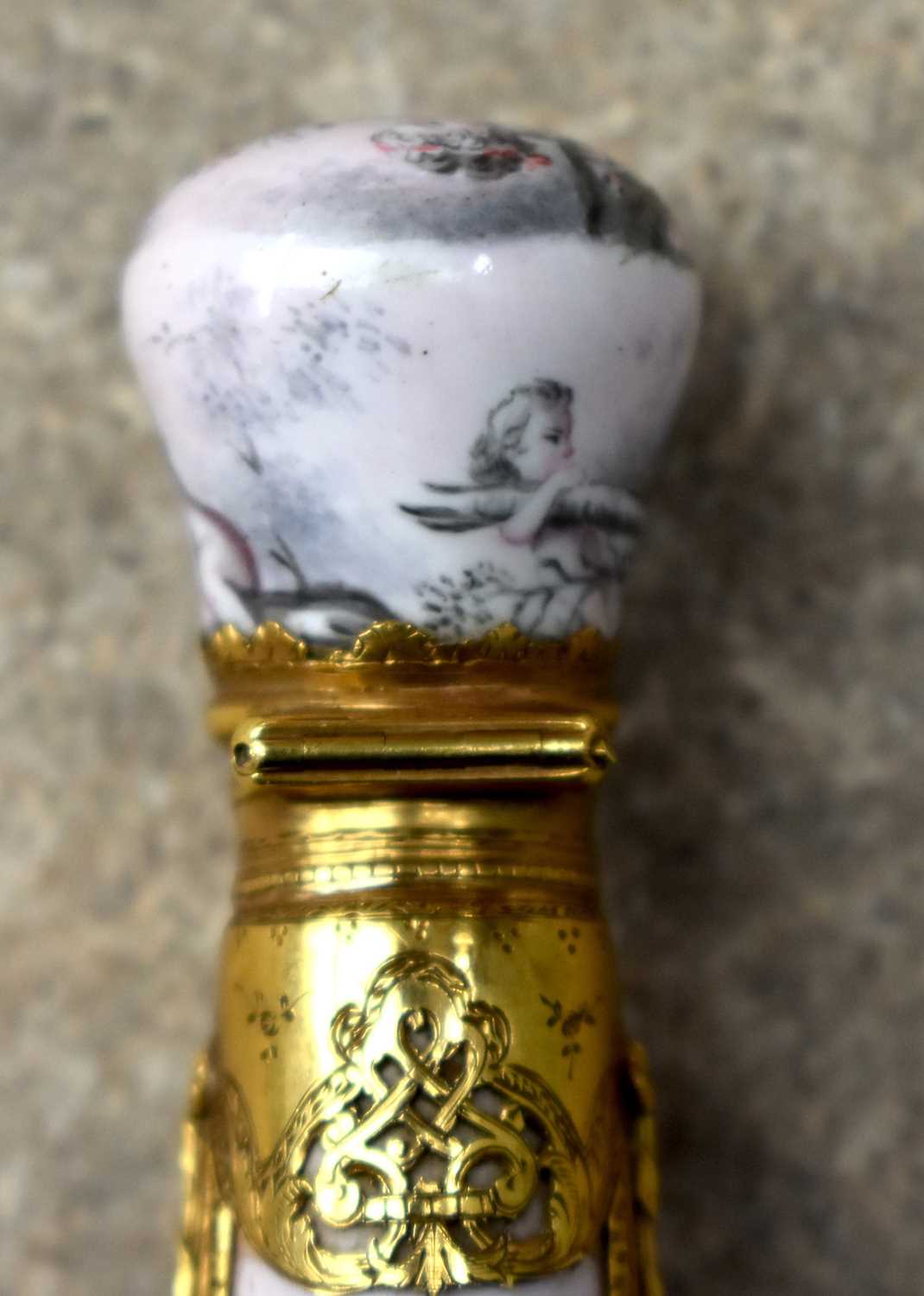 A FINE EARLY 19TH CENTURY VIENNESE ENAMEL AND ENGRAVED BRONZE SCENT BOTTLE AND STOPPER beautifully - Image 11 of 20