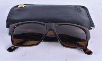 A PAIR OF GUCCI SUNGLASSES. 15 cm wide.