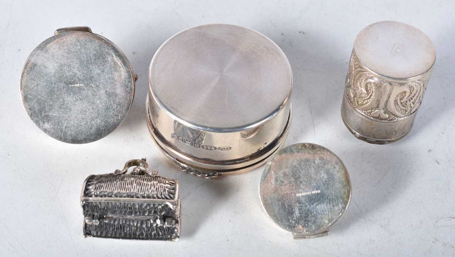 Five Silver Pill Boxes. Various Marks incl Birmingham 2006. Largest 4.4cm x 2cm, total weight 91g ( - Image 3 of 4