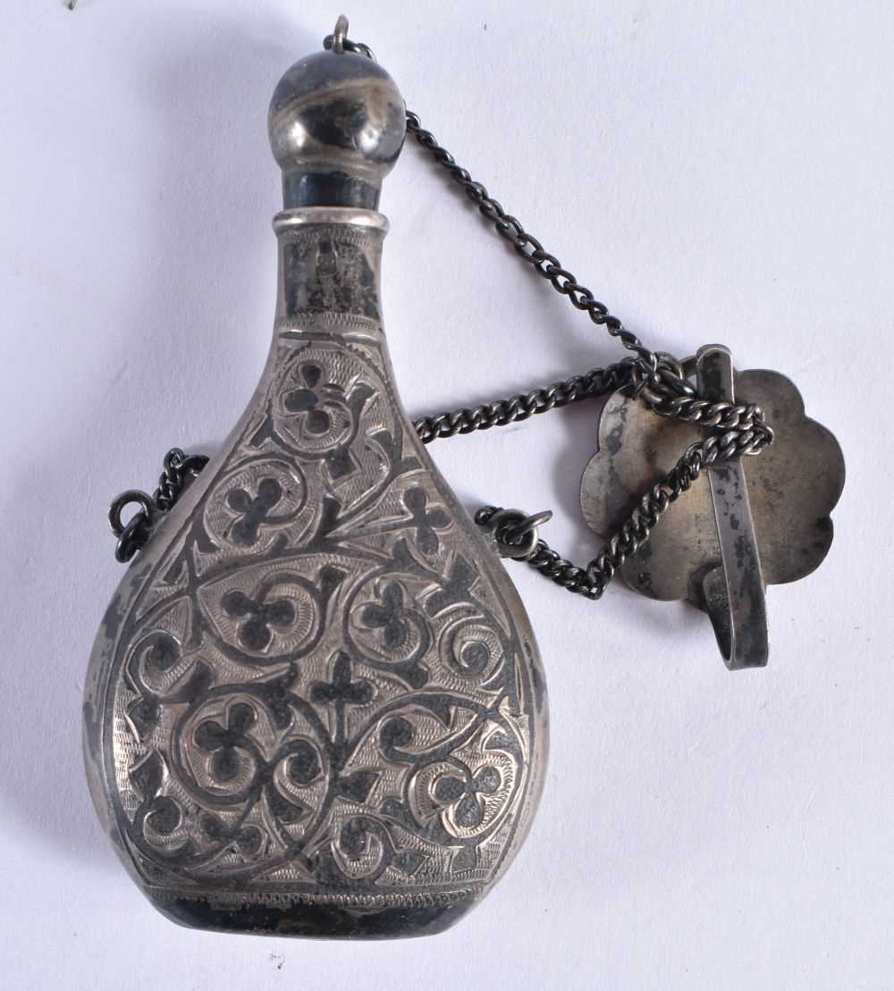 A Russian Silver Niello Scent Bottle on Belt Hook. Inscribed Kabka 38. Stamped 84. 7.5cm x 3.7cm x - Bild 2 aus 3