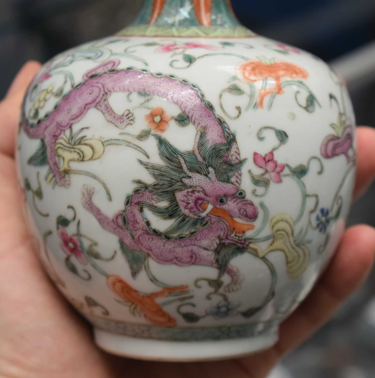 A FINE LATE 19TH CENTURY CHINESE FAMILLE ROSE PORCELAIN BULBOUS VASE Qing, enamelled with fierce - Image 15 of 21