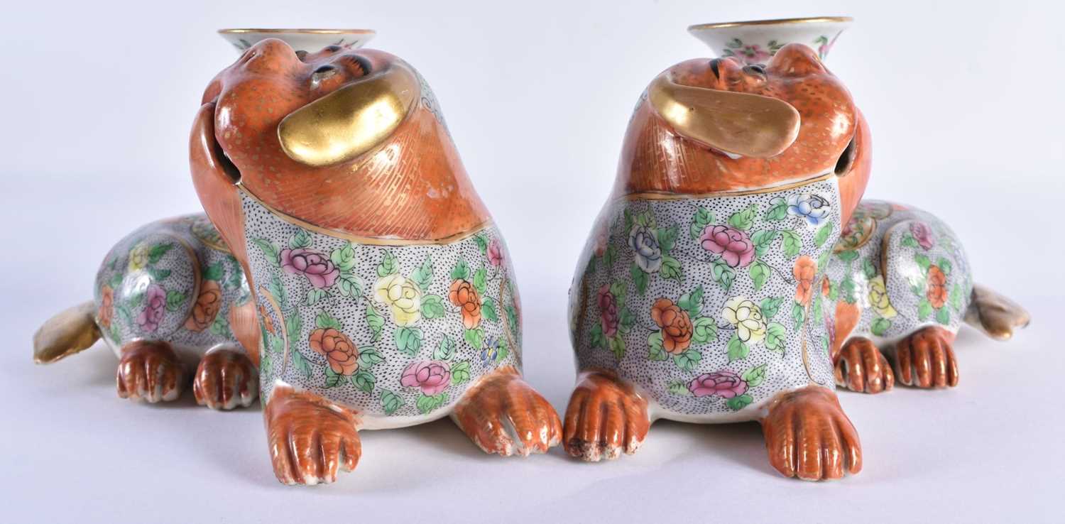 A PAIR OF EARLY 19TH CENTURY CHINESE CANTON FAMILLE ROSE JOSS STICK HOLDERS Qing, modelled as - Image 5 of 22