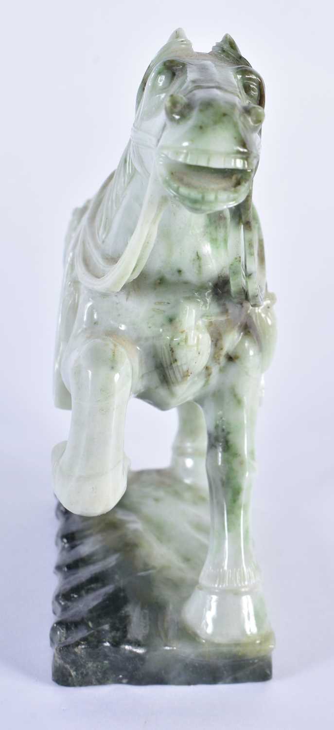 A LARGE EARLY 20TH CENTURY CHINESE JADEITE FIGURE OF A HORSE Late Qing/Republic. 22 cm x 17 cm. - Image 3 of 5