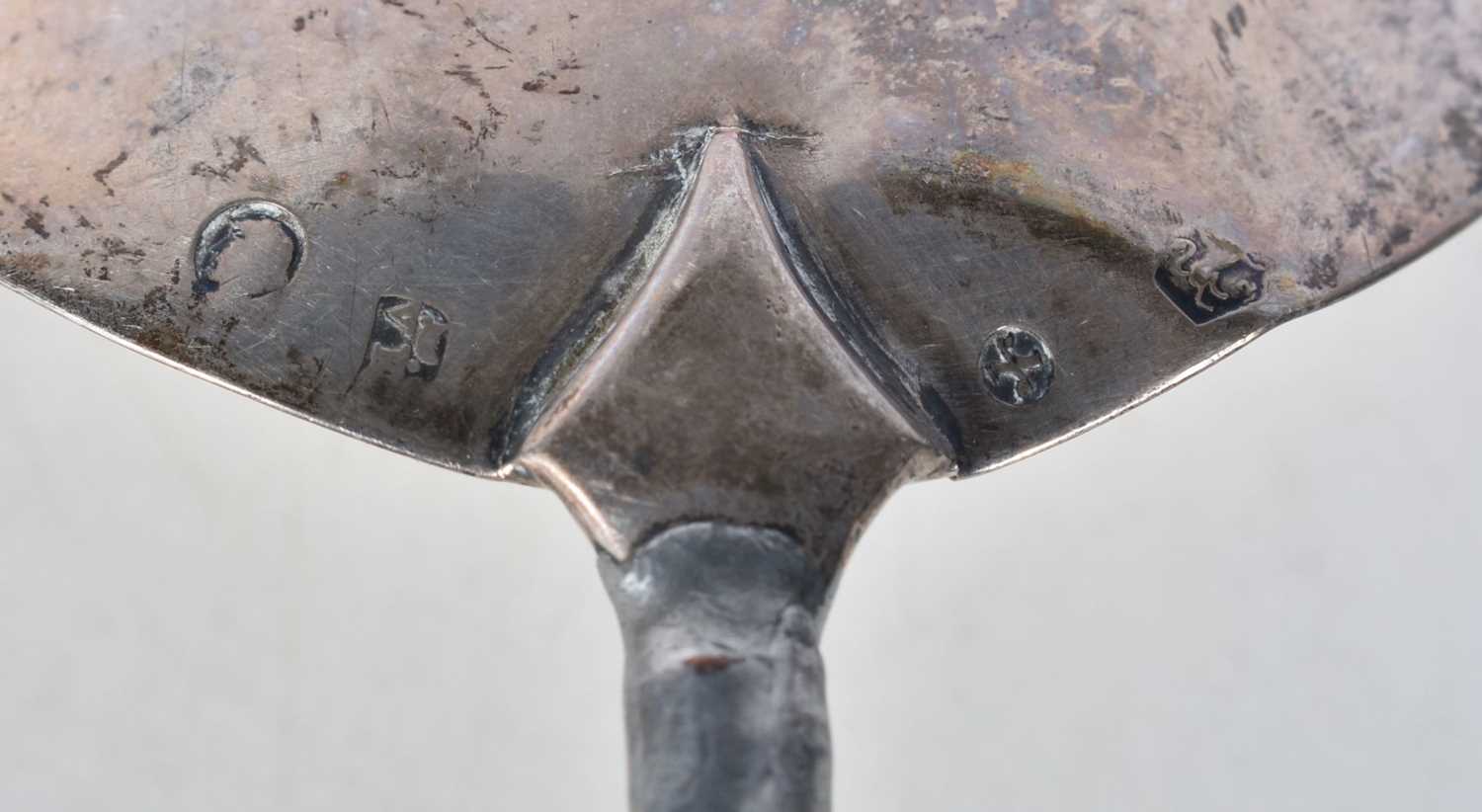 An Antique Silver Spoon stamped Sterling together with a Horn Handled Toddy Ladle. Spoon 22cm x 7cm, - Bild 3 aus 3