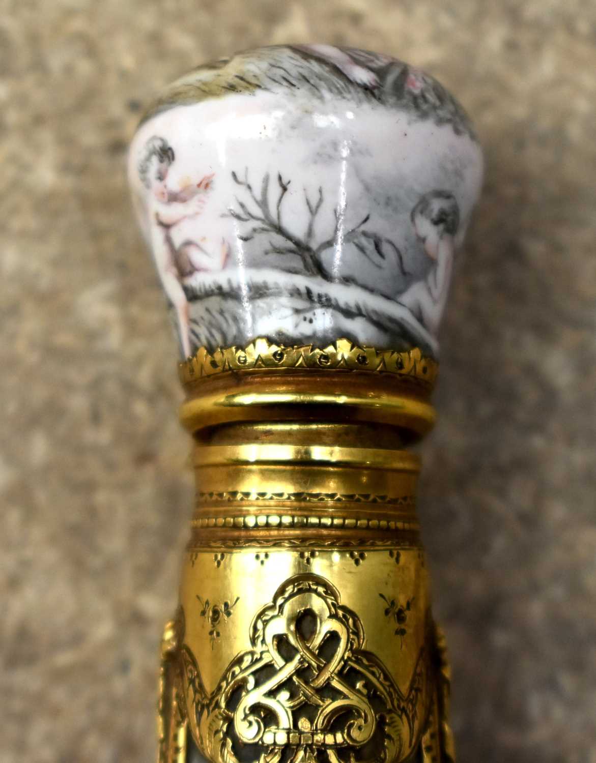 A FINE EARLY 19TH CENTURY VIENNESE ENAMEL AND ENGRAVED BRONZE SCENT BOTTLE AND STOPPER beautifully - Image 7 of 20