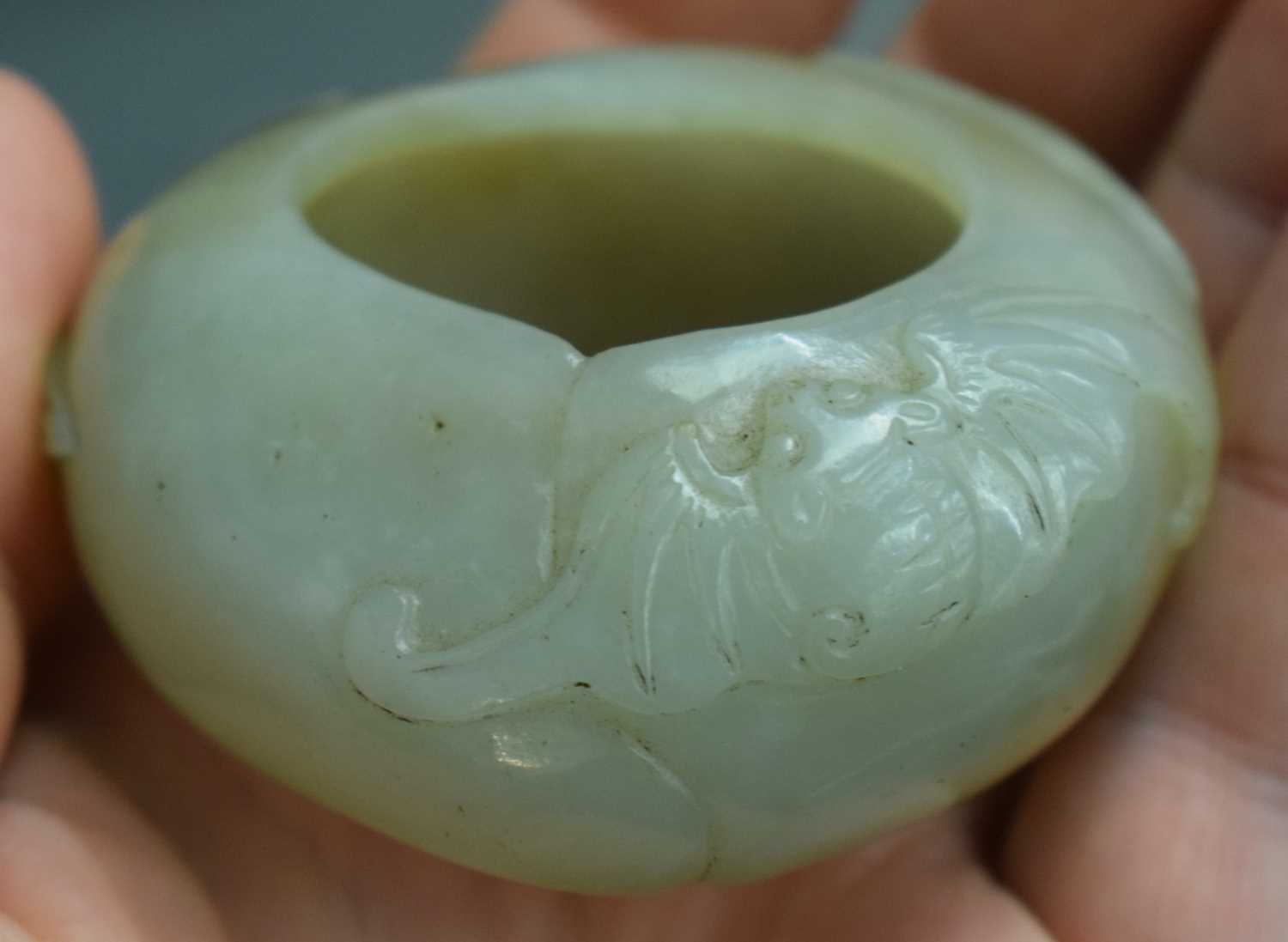 A GOOD 19TH CENTURY CHINESE CARVED JADE BRUSH WASHER Qing, of well hollowed form, overlaid with bats - Image 7 of 12