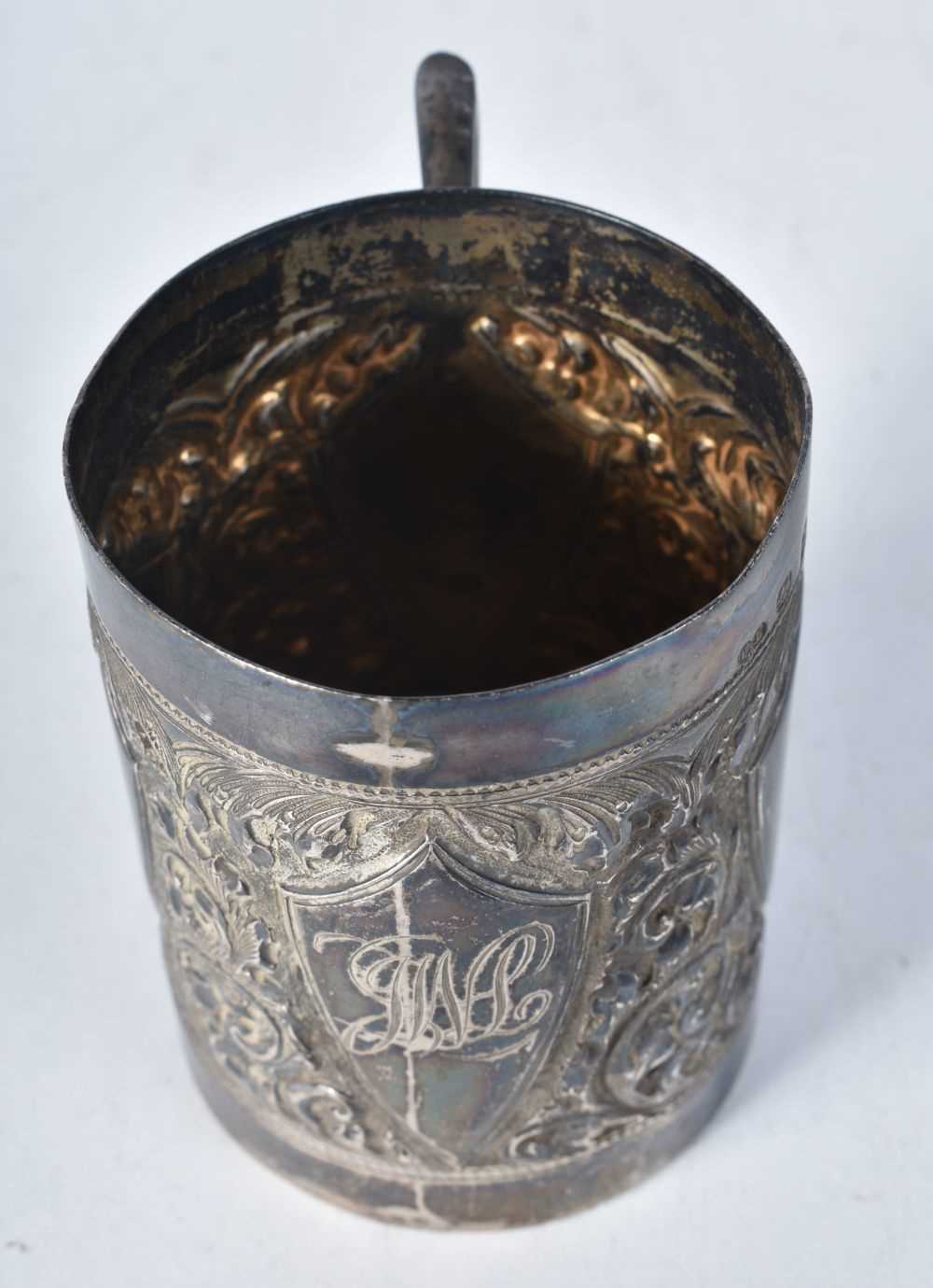 A Victorian Silver Christening Cup. Hallmarked Birmingham 1899. 7.2cm x 7.9cm x 5.6cm, weight 109g - Bild 2 aus 3