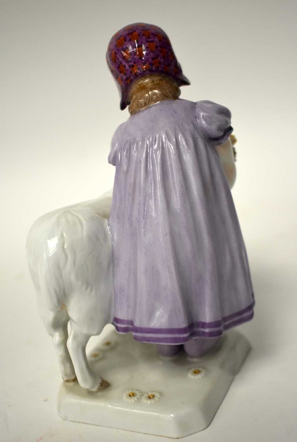 AN UNUSUAL GERMAN MEISSEN PORCELAIN GROUP depicting a child and a young goat. 17 cm high. - Bild 6 aus 18