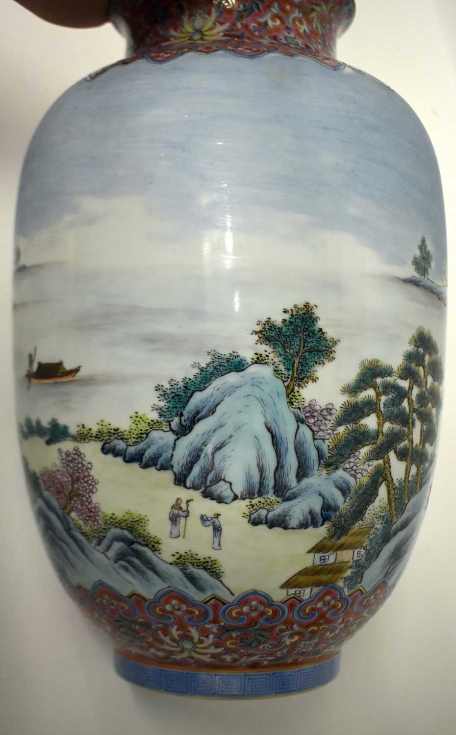 A FINE EARLY 20TH CENTURY CHINESE FAMILLE ROSE PORCELAIN LANTERN VASE Late Qing/Republic, painted - Image 12 of 20