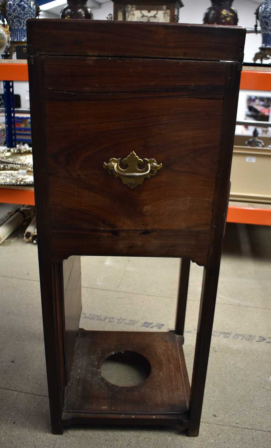 A RARE 19TH CENTURY ANGLO CHINESE CARVED HARDWOOD CAMPAIGN STYLE WASH STAND. 95 cm x 38 cm. - Image 18 of 21