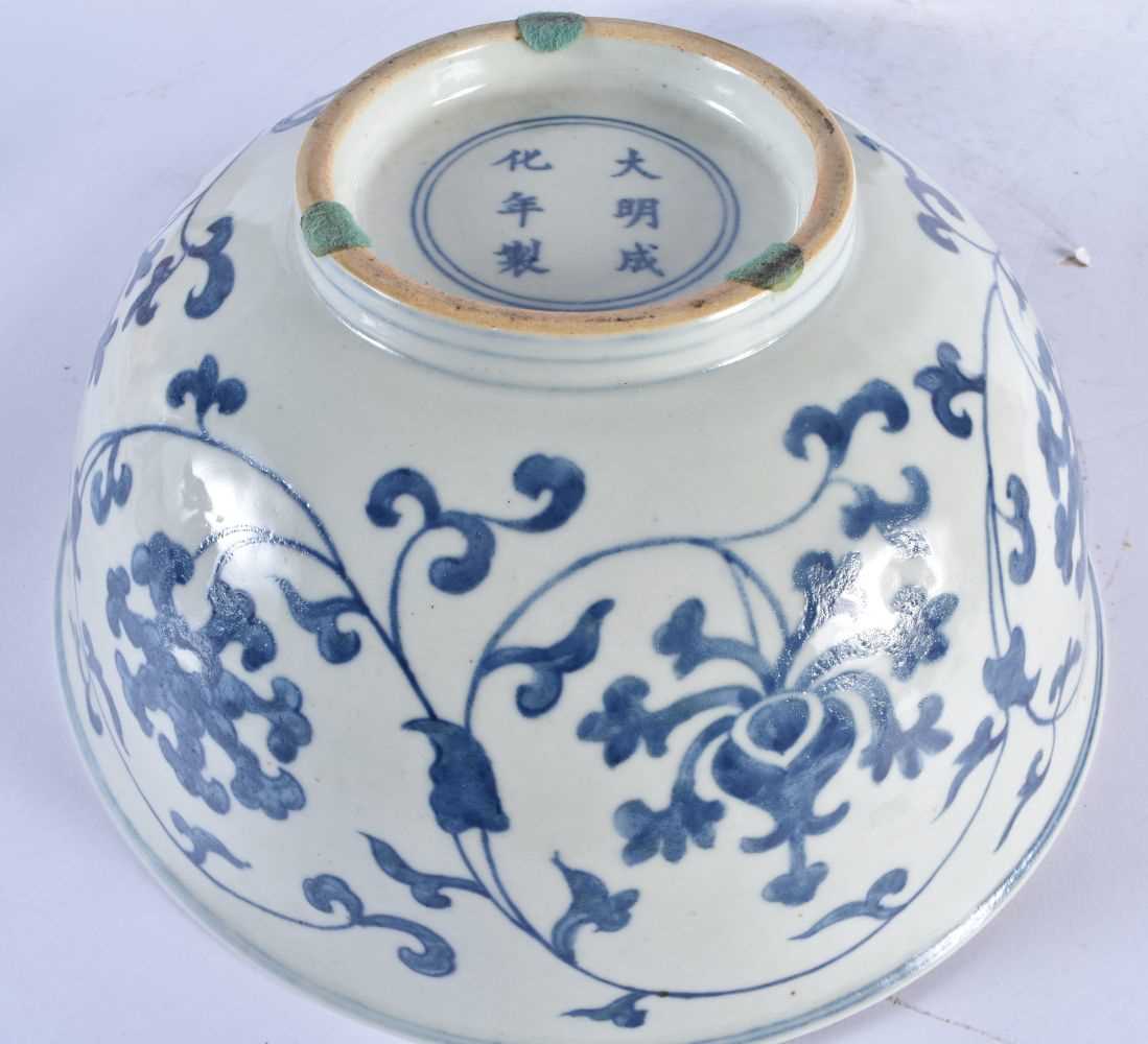 A LARGE 19TH CENTURY CHINESE BLUE AND WHITE PORCELAIN PRUNUS DISH Qing, together with a blue and - Image 3 of 3