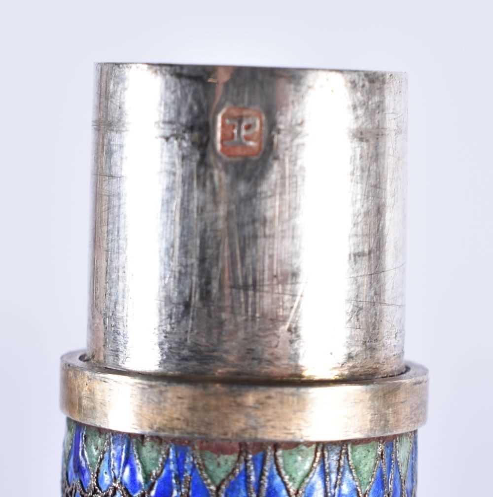 A RARE LATE 19TH CENTURY CHINESE SILVER AND ENAMEL CYLINDRICAL HOLDER AND COVER Qing, decorated with - Image 6 of 7