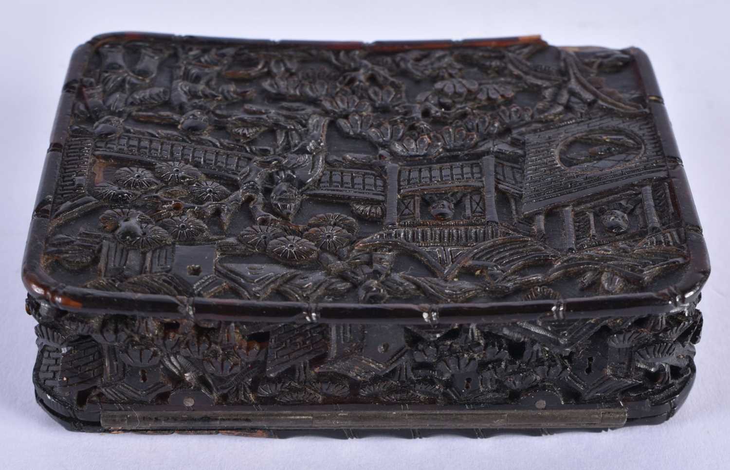 A RARE 19TH CENTURY CHINESE CARVED TORTOISESHELL SNUFF BOX AND COVER Qing. 8 cm x 5.5 cm. - Image 6 of 7