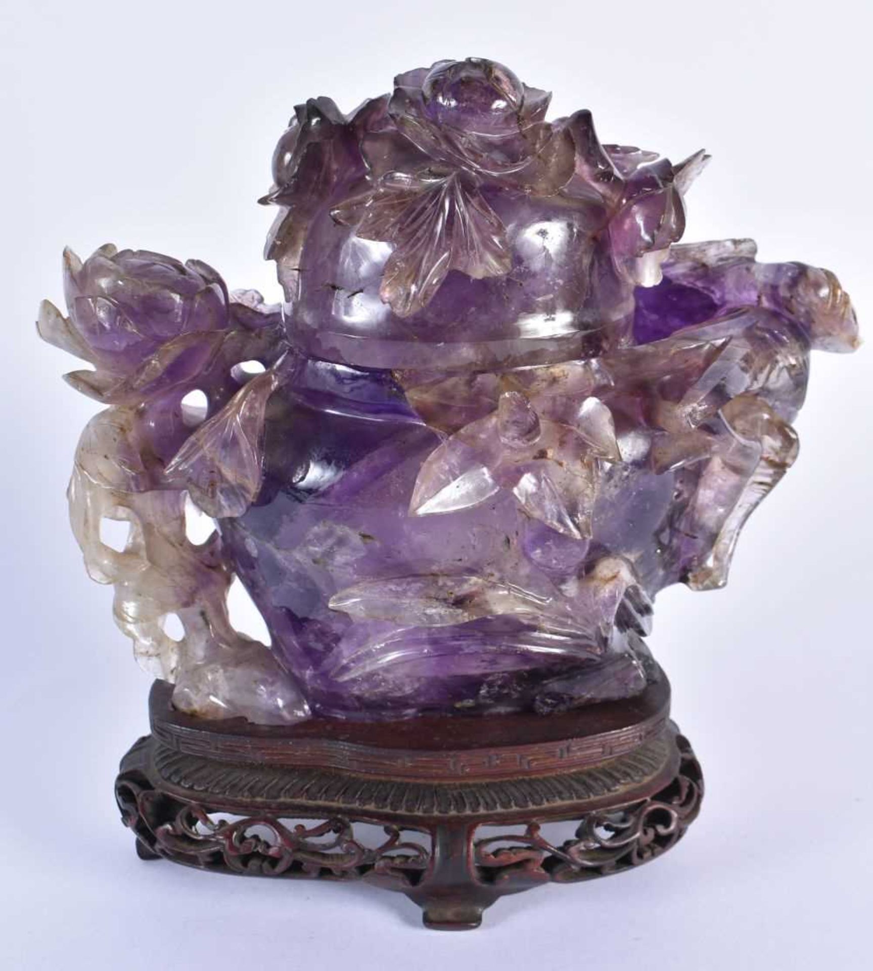 A LARGE 19TH CENTURY CHINESE CARVED AMETHYST VASE AND COVER Qing, formed with birds and extensive - Image 2 of 7