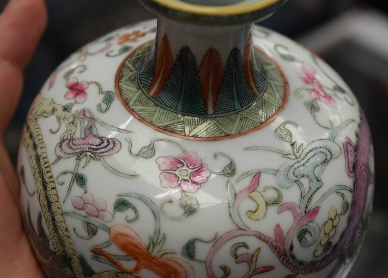 A FINE LATE 19TH CENTURY CHINESE FAMILLE ROSE PORCELAIN BULBOUS VASE Qing, enamelled with fierce - Image 20 of 21