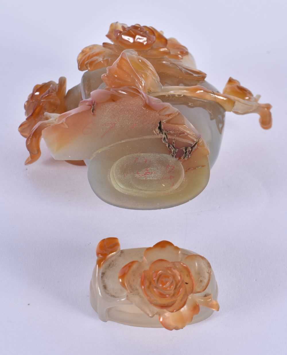 A 19TH CENTURY CHINESE CARVED AGATE VASE AND COVER Qing, overlaid with flowers and vines. 10 cm x - Image 4 of 4