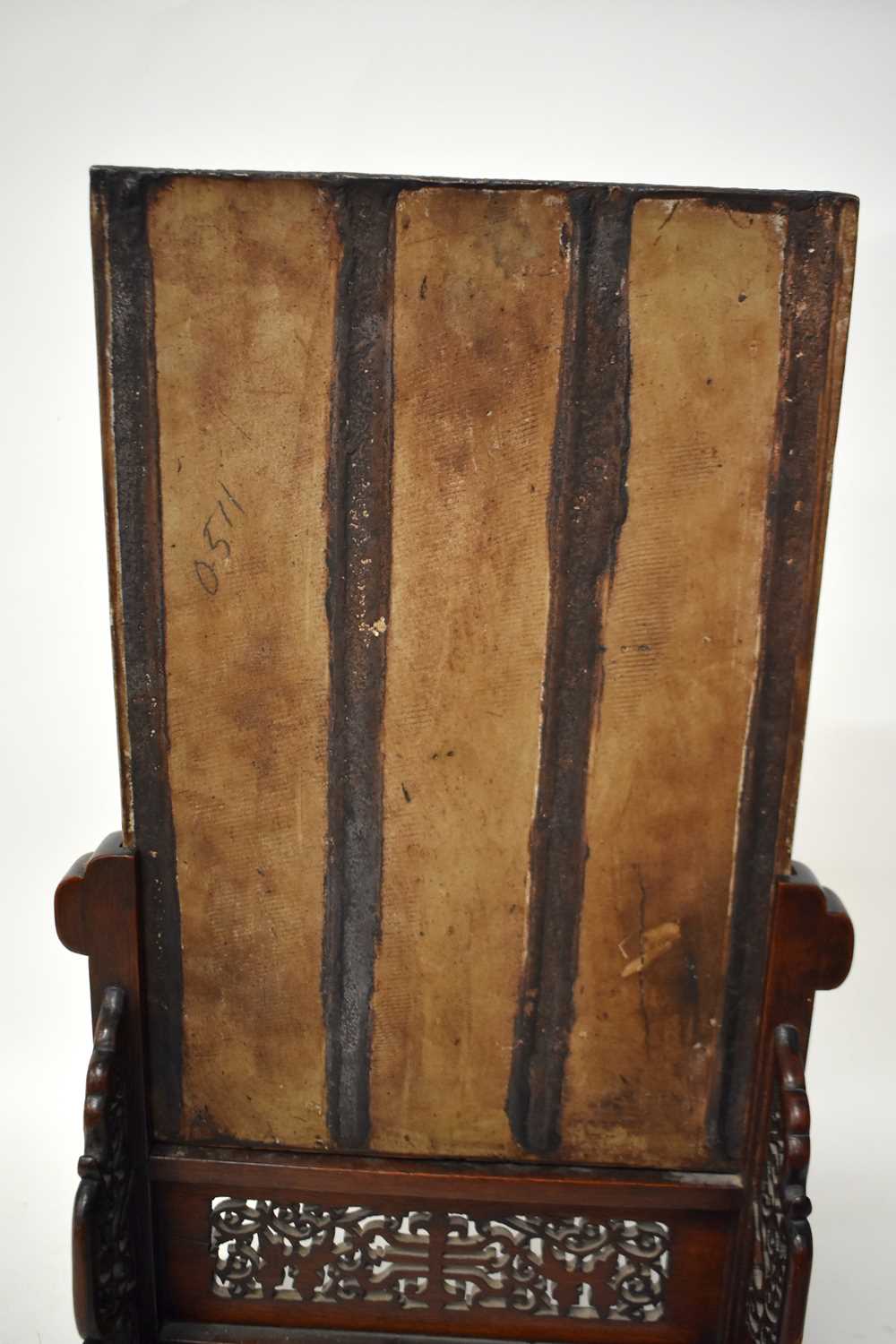 AN UNUSUAL 19TH CENTURY CHINESE PORCELAIN AND HARDWOOD TABLE SCREEN Qing. 50 cm x 22 cm. - Image 15 of 16