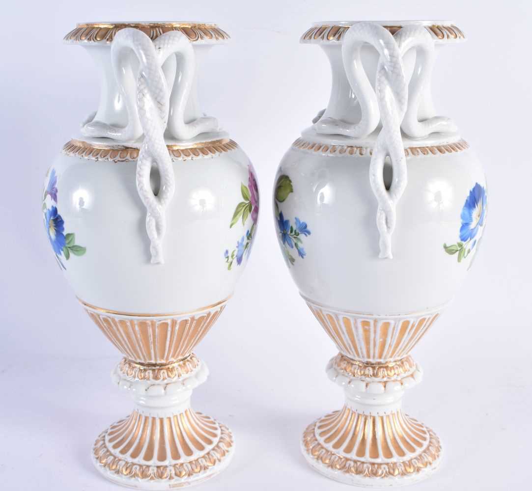 A LARGE PAIR OF EARLY 20TH CENTURY GERMAN TWIN HANDLED MEISSEN PORCELAIN VASES painted with floral - Bild 2 aus 9