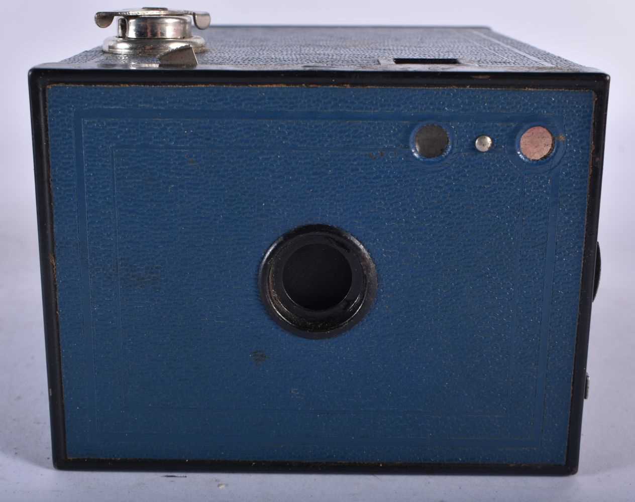 Kodak No.2 Brownie Blue Colour Vintage Camera Working w/ Case. 16 cm x 10.5 cm. - Image 5 of 5