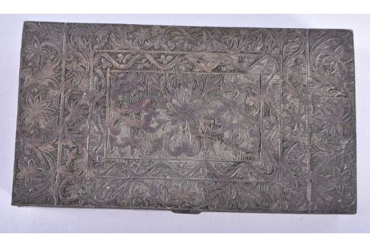 AN ANTIQUE CONTINENTAL WHITE METAL ENGRAVED BOX. 133 grams. 10.5 cm x 6.5 cm. - Image 1 of 5