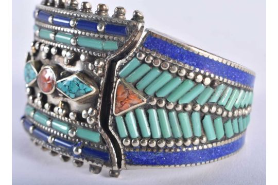 A TIBETAN SILVER CORAL AND TURQUOISE BRACELET. 173 grams. 16 cm long. - Image 2 of 7