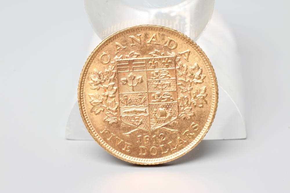A GEORGE V CANADIAN GOLD $5, 1912, 8.4g (Est. plus 20% premium)