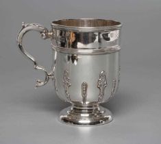 A LATE VICTORIAN SILVER CUP, maker JB Carrington, London 1898, the single girdled U shaped bowl