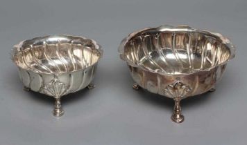 A LATE VICTORIAN SILVER BOWL, maker R & S Garrard & Co., London 1889, of wrythen fluted circular