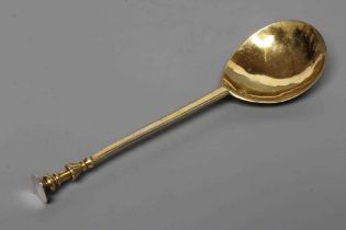 A JAMES I PROVINCIAL SILVER SEAL TOP SPOON, c.1635, the fig bowl marked with a fleur-de-lys in